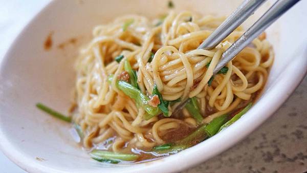 【台北美食】米粉湯-沒有店名沒有招牌的正統路邊攤美食小吃店