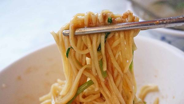 【台北美食】米粉湯-沒有店名沒有招牌的正統路邊攤美食小吃店