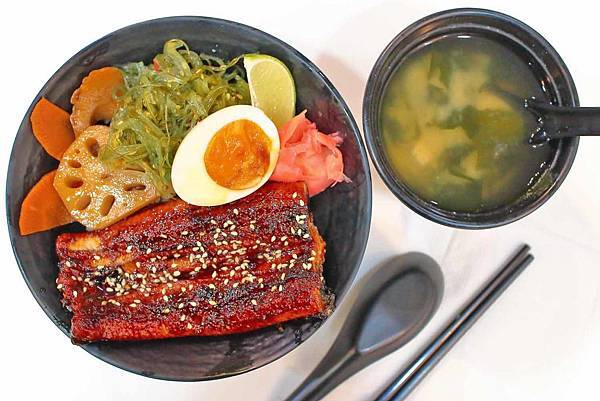 【台北美食】潮丼日式定食-隱身在台北馬階醫院旁的平價美味丼飯