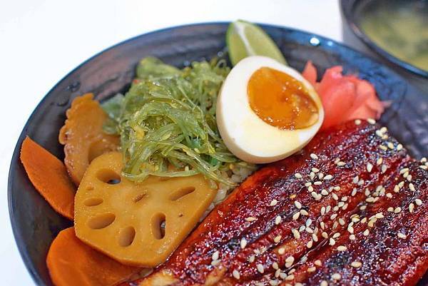【台北美食】潮丼日式定食-隱身在台北馬階醫院旁的平價美味丼飯