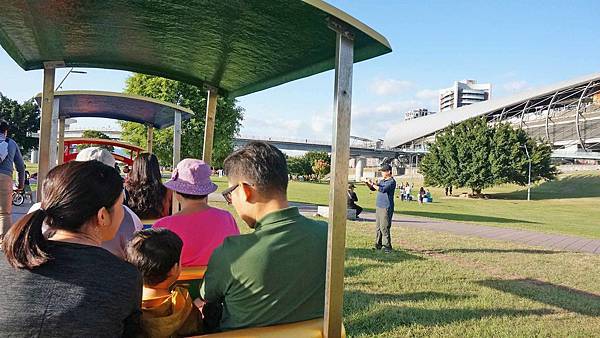 【三重景點】大都會公園希望小火車，假日限定！親子旅遊必玩小火車景點，真實體驗完整介紹，購票地點、攻略完整一次介紹