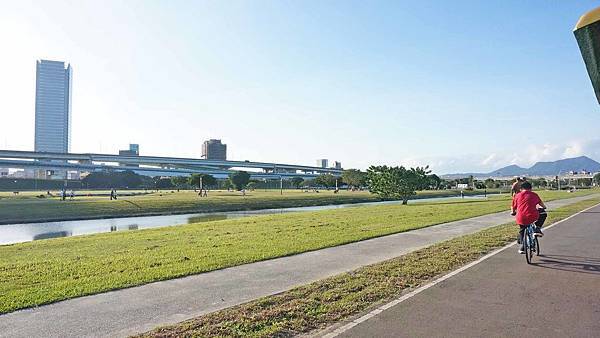 【三重景點】大都會公園希望小火車，假日限定！親子旅遊必玩小火車景點，真實體驗完整介紹，購票地點、攻略完整一次介紹