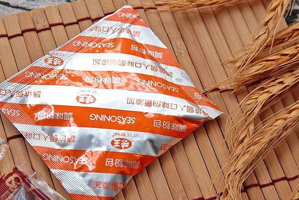 味王大食客-酒香燒雞湯麵、蔥燒牛肉湯麵、蒜香豚骨湯麵-宵夜美食免出門在家輕鬆用泡麵煮出餐廳級的美味小火鍋