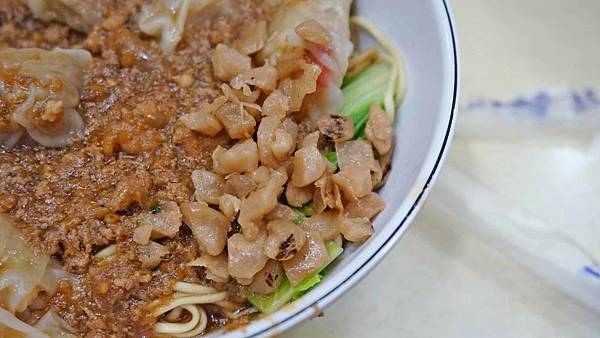 【台北美食】許家邨扁食-台北忠孝SOGO附近的餛飩美食小吃店