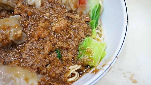 【台北美食】許家邨扁食-台北忠孝SOGO附近的餛飩美食小吃店