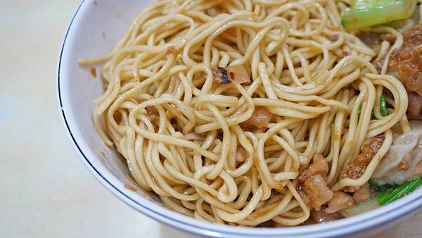 【台北美食】許家邨扁食-台北忠孝SOGO附近的餛飩美食小吃店