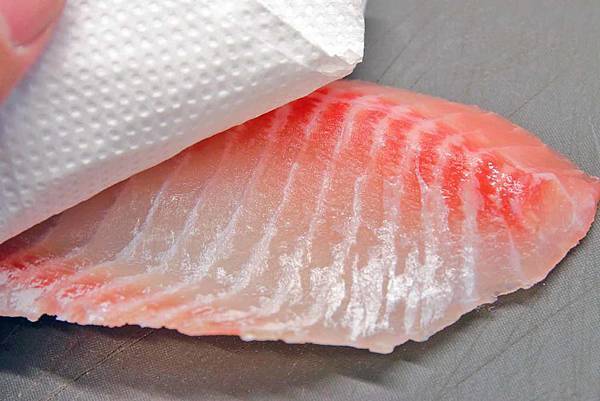 【輕鬆料理零失敗!】氣炸鍋威靈頓鯛魚排與薑絲豆腐魚湯!漁業署與全聯福利中心合作推廣國產水產,新鮮美味不必等! 【輕鬆料理零失敗!】氣炸鍋威靈頓鯛魚排與薑絲豆腐魚湯!漁業署與全聯福利中心合作推廣國產水產,新鮮美味不必等!