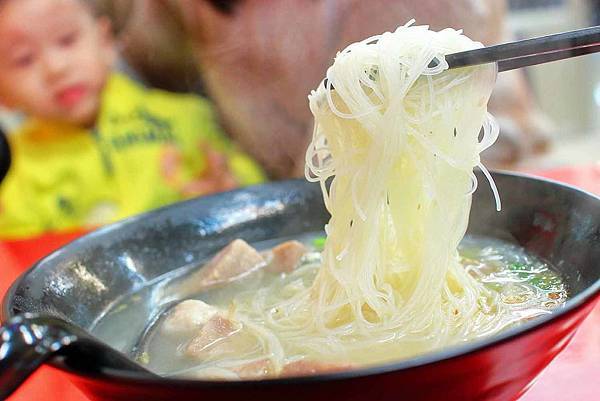 【三重美食】吉祥鍋燒麵-隱身在狹小巷弄裡的爆美味小龍蝦鍋燒麵