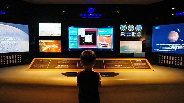 【台北景點】臺北市立天文科學教育館-有如置身在宇宙般的好玩室內親子景點