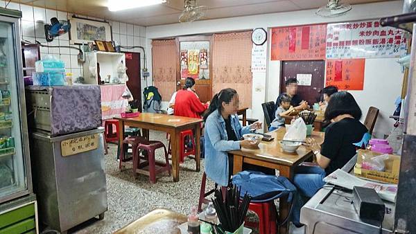 【花蓮美食】阿婆小吃-全台灣ＣＰ值最高的美食小吃店！牛肉麵竟然只要55元