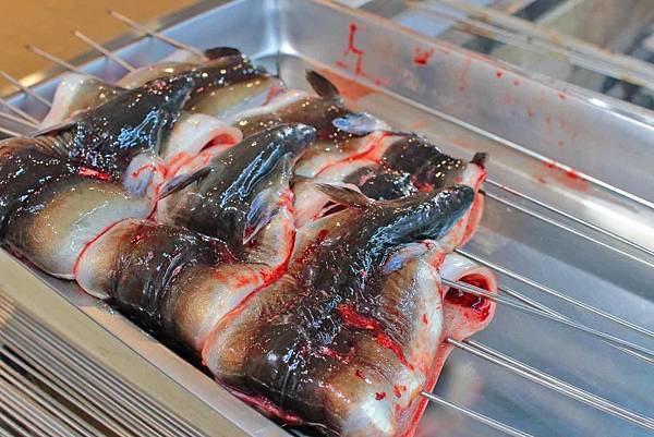 【台北美食】三河屋-新加坡米其林必比登推薦!現殺現烤的備長炭鰻魚飯三吃 【台北美食】三河屋-新加坡米其林必比登推薦!現殺現烤的備長炭鰻魚飯三吃