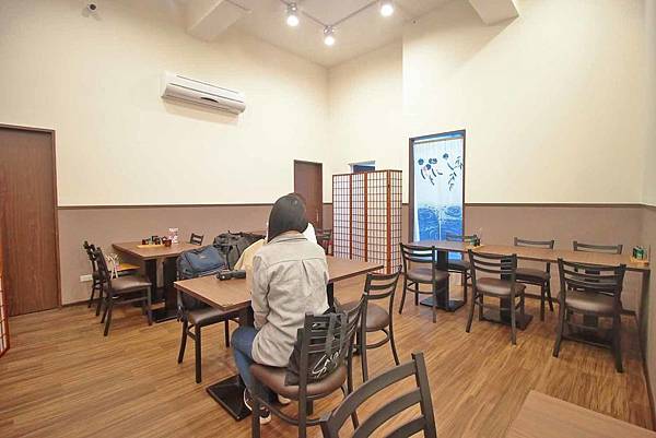 【台北美食】三河屋-新加坡米其林必比登推薦!現殺現烤的備長炭鰻魚飯三吃