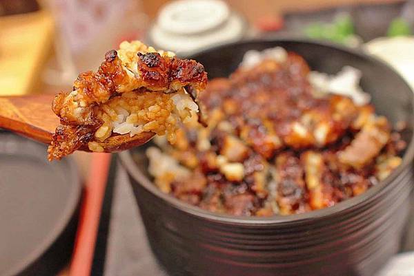 【台北美食】三河屋-新加坡米其林必比登推薦!現殺現烤的備長炭鰻魚飯三吃 【台北美食】三河屋-新加坡米其林必比登推薦!現殺現烤的備長炭鰻魚飯三吃