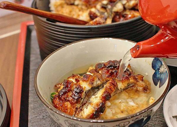 【台北美食】三河屋-新加坡米其林必比登推薦!現殺現烤的備長炭鰻魚飯三吃 【台北美食】三河屋-新加坡米其林必比登推薦!現殺現烤的備長炭鰻魚飯三吃