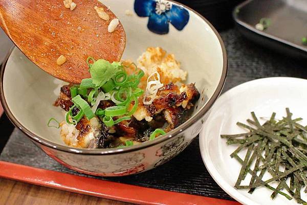 【台北美食】三河屋-新加坡米其林必比登推薦!現殺現烤的備長炭鰻魚飯三吃 【台北美食】三河屋-新加坡米其林必比登推薦!現殺現烤的備長炭鰻魚飯三吃