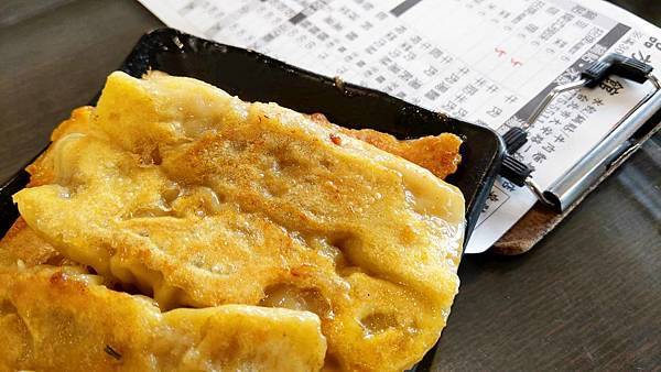 【台北美食】品方小吃店-完全不輸給知名連鎖店的爆美味鍋貼店