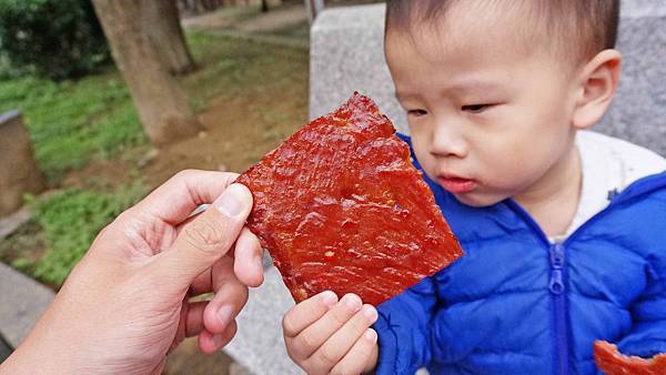 【宅配禮盒】新東陽肉乾-多汁不乾澀口感不乾柴的美味肉乾，評價好必吃值得推薦的伴手禮美食