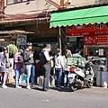 【台北美食】海山排骨便當-迪化街裡超人氣排隊美食排骨飯店