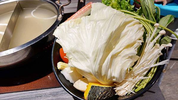 【台北美食】圓味涮涮鍋-網路評價極高品質卻不高的火鍋店 【台北美食】圓味涮涮鍋-網路評價極高品質卻不高的火鍋店