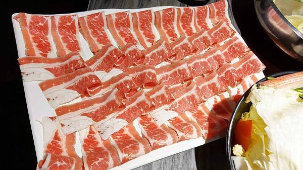 【台北美食】圓味涮涮鍋-網路評價極高品質卻不高的火鍋店 【台北美食】圓味涮涮鍋-網路評價極高品質卻不高的火鍋店