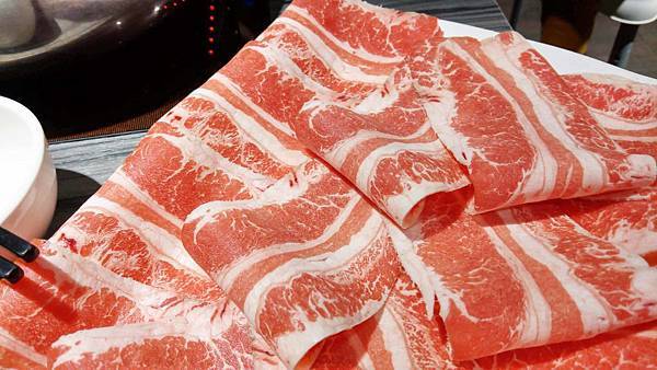 【台北美食】圓味涮涮鍋-網路評價極高品質卻不高的火鍋店 【台北美食】圓味涮涮鍋-網路評價極高品質卻不高的火鍋店