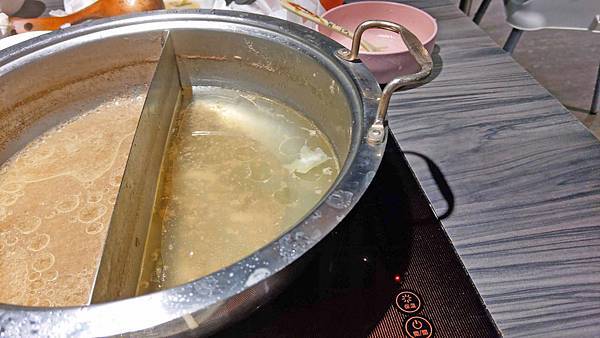 【台北美食】圓味涮涮鍋-網路評價極高品質卻不高的火鍋店 【台北美食】圓味涮涮鍋-網路評價極高品質卻不高的火鍋店