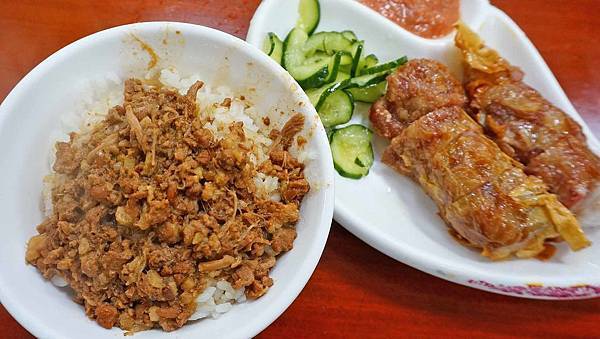 【台北美食】龍緣魯肉飯-超過60年老字號圓環魯肉飯 【台北美食】龍緣魯肉飯-超過60年老字號圓環魯肉飯