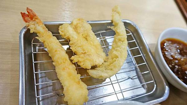 【福岡美食】天麩羅処ひらお 大名店-無料！內用生烏賊無限量免費吃到飽的天婦羅店