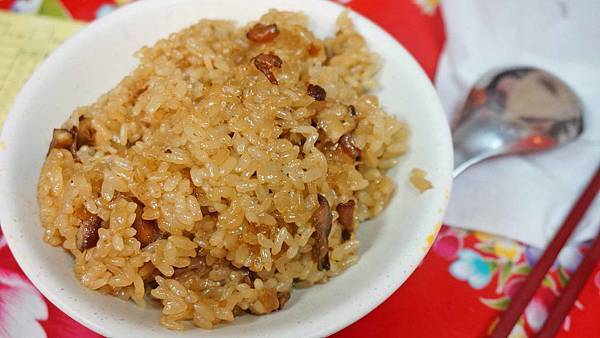 【台北美食】皇鼎油飯-隱身在市場裡美味油飯 【台北美食】皇鼎油飯-隱身在市場裡美味油飯