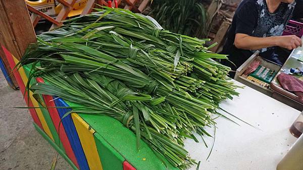 【桃園景點】羊世界牧場-有如一座小型動物園，還可以餵羊的好玩親子景點