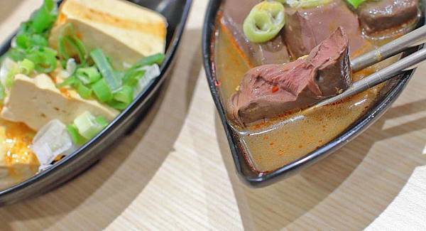 【台北美食】21金火鍋-平價湯頭又美味的超人氣小火鍋店