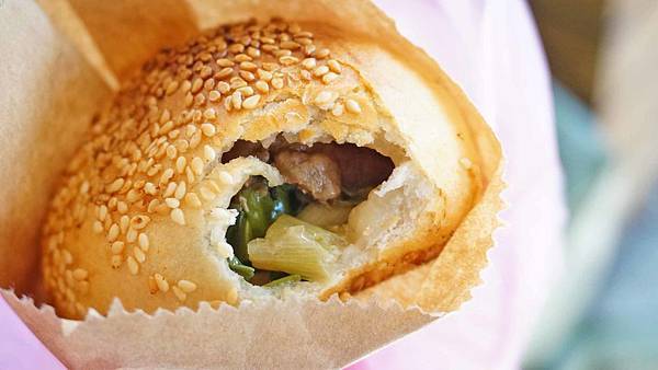 【台北美食】黑胡 黑肉丸&胡椒餅-昂貴地區裡的超便宜35元胡椒餅 【台北美食】黑胡 黑肉丸&胡椒餅-昂貴地區裡的超便宜35元胡椒餅