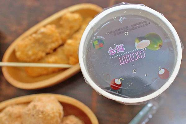 【台北美食】賴桑透抽蚵仔麵線-史上最誇張！一碗麵線裡有七種不同的配料