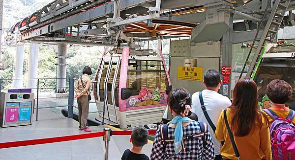 【台北必玩一日遊行程！】台北動物園+貓空纜車+通化夜市-國內外最受歡迎必玩好玩的台北旅遊景點