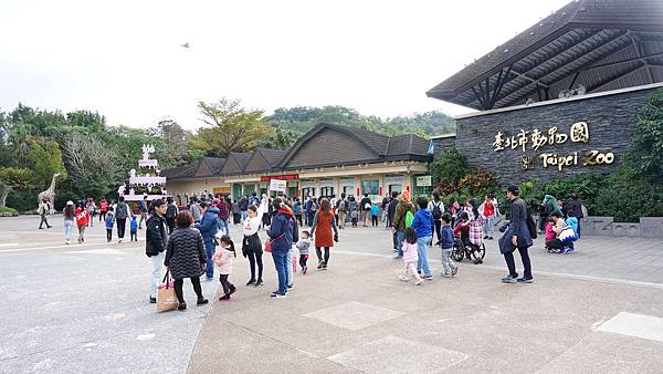 【台北必玩一日遊行程！】台北動物園+貓空纜車+通化夜市-國內外最受歡迎必玩好玩的台北旅遊景點