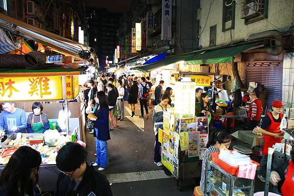 【台北必玩一日遊行程！】台北動物園+貓空纜車+通化夜市-國內外最受歡迎必玩好玩的台北旅遊景點