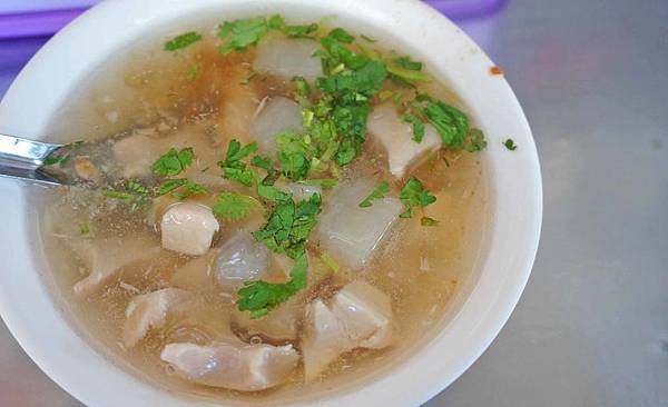 【台北美食】興安魷魚嘴羹-便宜又美味的超人氣小吃店
