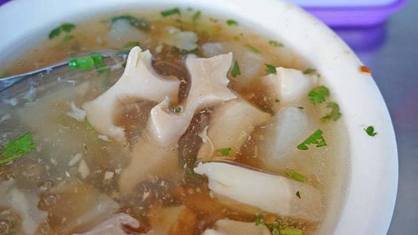 【台北美食】興安魷魚嘴羹-便宜又美味的超人氣小吃店 【台北美食】興安魷魚嘴羹-便宜又美味的超人氣小吃店