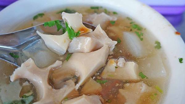【台北美食】興安魷魚嘴羹-便宜又美味的超人氣小吃店