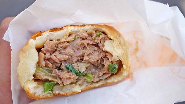 【台北美食】餡餅攤-沒有店名沒有招牌的30元路邊攤美食店 【台北美食】餡餅攤-沒有店名沒有招牌的30元路邊攤美食店