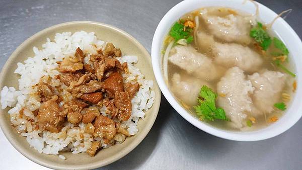 【台北美食】漢奇肉羹店-CP值爆表!超便宜價格加上超大份量的爆推美食小吃店 【台北美食】漢奇肉羹店-CP值爆表!超便宜價格加上超大份量的爆推美食小吃店