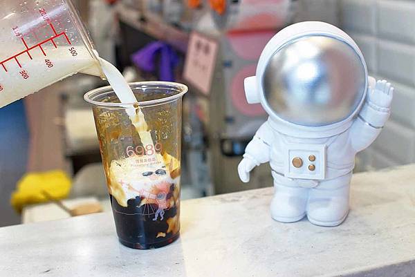 【林口美食】6989恆星系飲品-低溫壓榨新技術新鮮現榨蘋果汁，美味無比，嚐一口絕對會愛上他的美妙滋味！