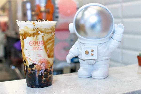 【林口美食】6989恆星系飲品-低溫壓榨新技術新鮮現榨蘋果汁，美味無比，嚐一口絕對會愛上他的美妙滋味！