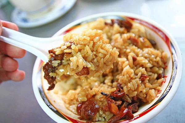 【台北美食】矮仔財滷肉飯-無時無刻都至少要排40分鐘以上的爆誇張魯肉飯名店 【台北美食】矮仔財滷肉飯-無時無刻都至少要排40分鐘以上的爆誇張魯肉飯名店