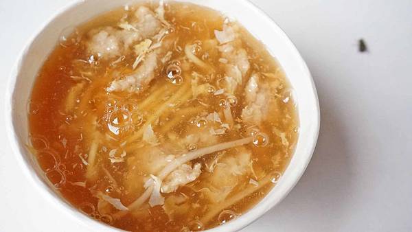 【台北美食】香菇肉羹-隱藏在巷弄裡人潮幾乎不間斷的無名路邊攤小吃店