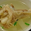 【台北美食】迎客松小吃店-比一般店家還要貴卻大受附近上班族歡迎的美食店家