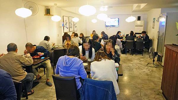 【台北美食】迎客松小吃店-比一般店家還要貴卻大受附近上班族歡迎的美食店家