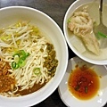 【台北美食】迎客松小吃店-比一般店家還要貴卻大受附近上班族歡迎的美食店家