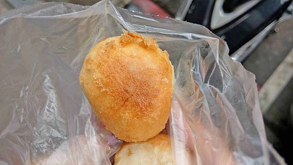 【三重美食】無名水煎包.‧小籠包-超便宜的價格！5元水煎包5元肉包，絕無僅有的銅板價