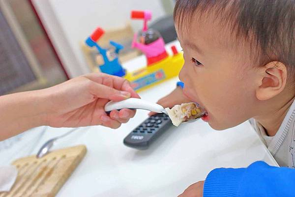 【免出門！在家也能吃到乾淨又衛生的超大顆水餃】瞬食之間美食平台-來萬傳盛水餃